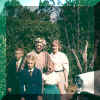 71d grandmaA,susy,bob,sallie,marianne.jpg (45636 bytes)